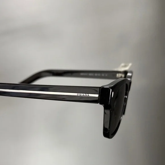 Prada Sunglasses spr a 17-F - Picture 4 of 4